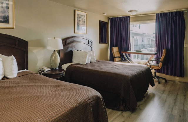 La Hacienda Motel