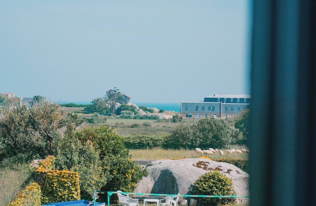 La Maison Dans les Rochers