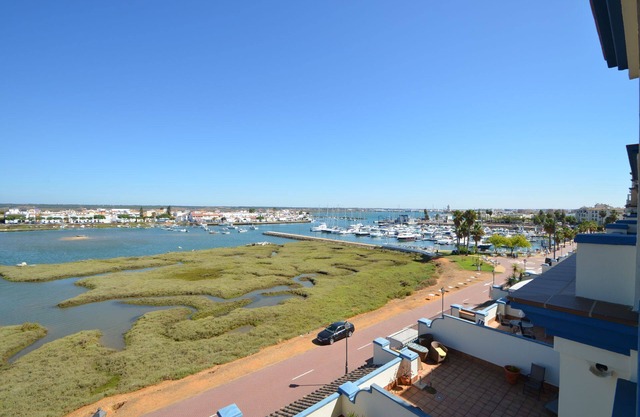 LA MARINA 2 41 - Deux Chambres Appartement, Couchages 5