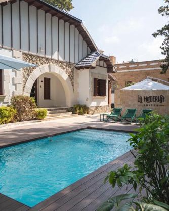 La Moderna Suites