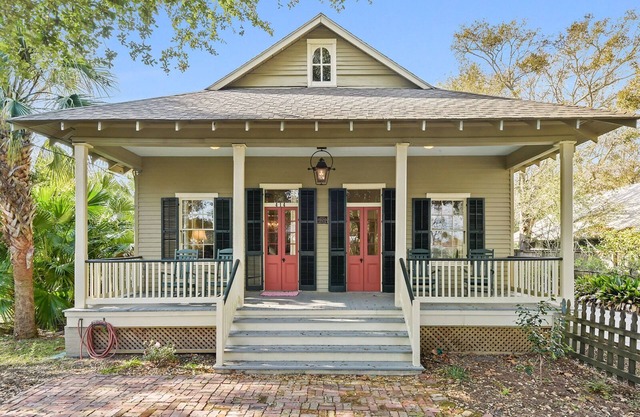 La Petite Cachette Main House