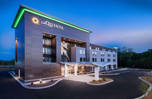 La Quinta Inn & Suites by Wyndham Wisconsin Dells- Lake Delton