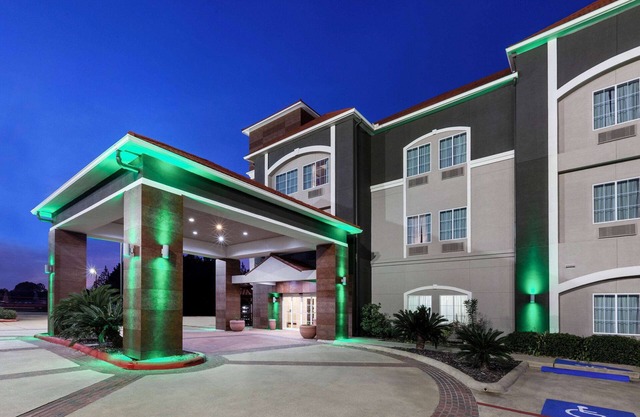 La Quinta Inn & Suites by Wyndham Lumberton