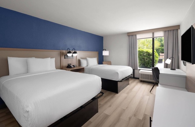 La Quinta Inn & Suites by Wyndham Myrtle Beach