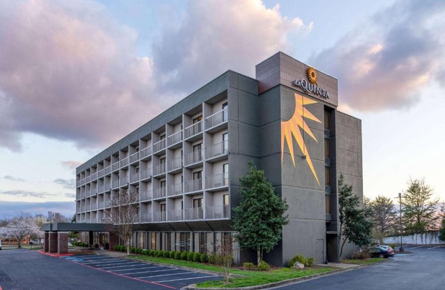 La Quinta Inn & Suites by Wyndham Kingsport TriCities