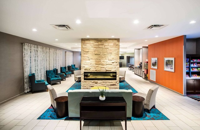 La Quinta Inn & Suites by Wyndham Lynchburg at Liberty Univ.
