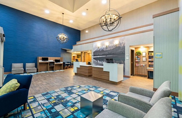 La Quinta Inn & Suites by Wyndham Logan
