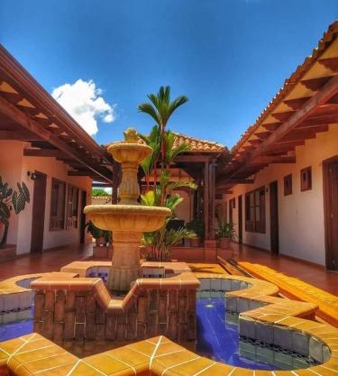 La RIVERA COLONIAL