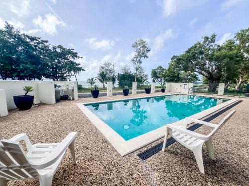 La Riviera One Coastal Life Style One Bedroom