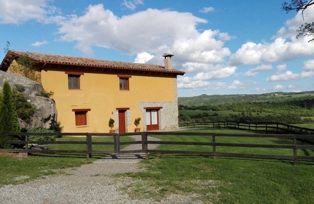 La Serreta Casa Rural con Vistas a Montserrat, a 2 Minutos del Pueblo Gironella