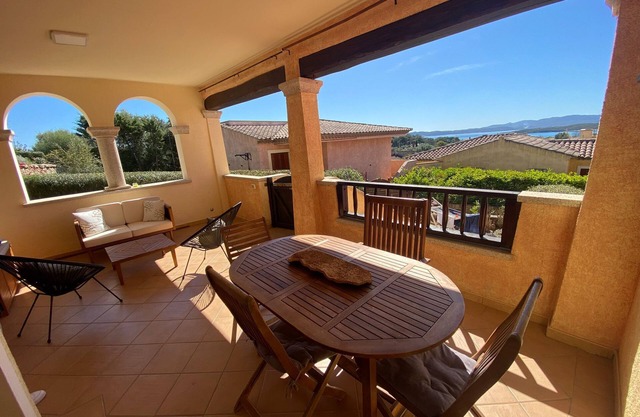 La Terrazza Del Faro - Stunning 1 bedroom flat 600m from the beach