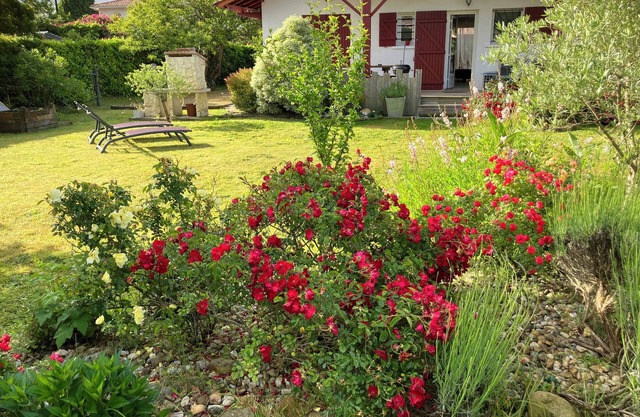 MAISON LA TESTE DE BUCH AVEC GRAND JARDIN, DEUX VELOS, wifi