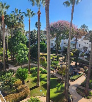 LAALCAZABA Garden