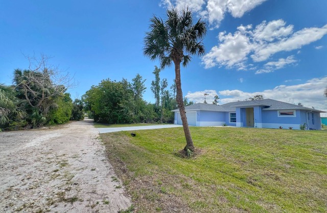 Labor Day Special! The House on Pine Island. Brand new on an olde Florida island