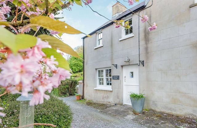 Cottage Laburnham, QUAIS DE CRESSWELL
