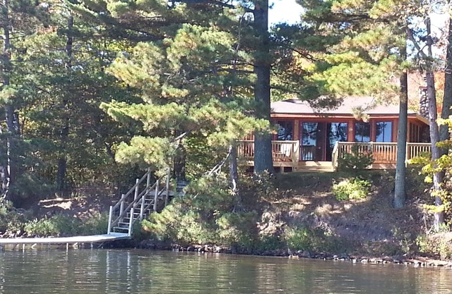 Lac Courte Oreilles *** Nouvellement rénové Waterfront Pieds Cottage De The Lake