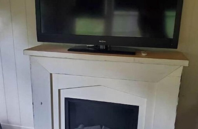LAC DU BONNET COTTAGE FOR RENT - NEWLY RENOVATED!!!