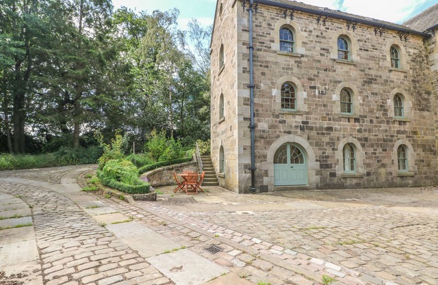 Lacewood, LONGNOR