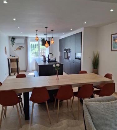 LaDy ROSE NÎMES, House for 14 people