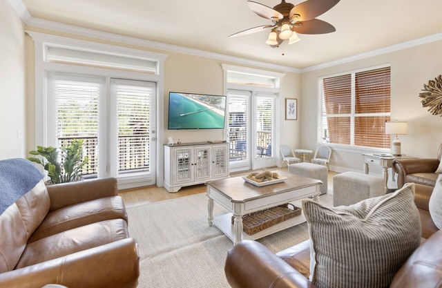 Laguna Cove Pcb Beach Home 1 Block to the Beach, 1 Block to Mcguires! 5 Bedroom