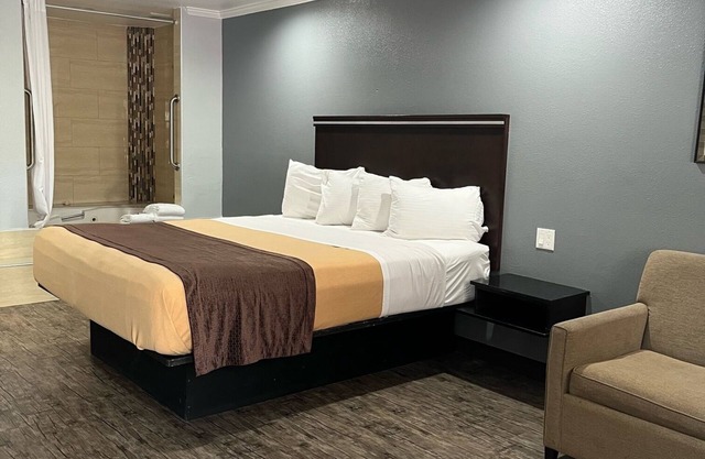 Laguna Inn & Suites