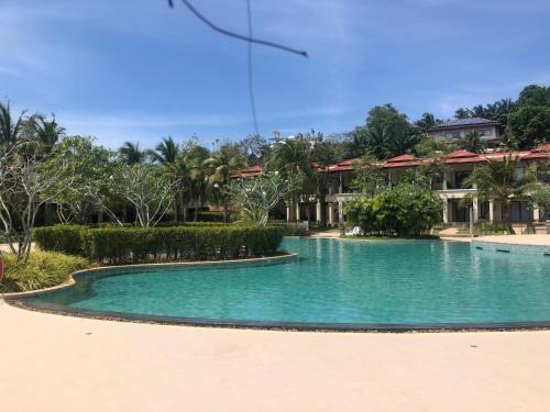 Laguna Poolside 2-Bedrooms Private Family Villa 403m2