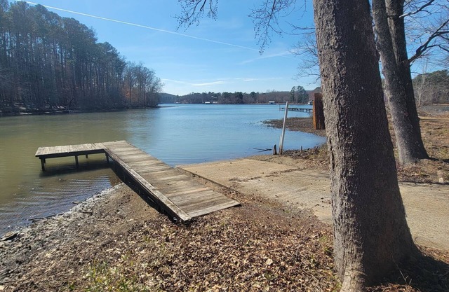 Lake Access / Private Boat Launch Cabin with Game Room!