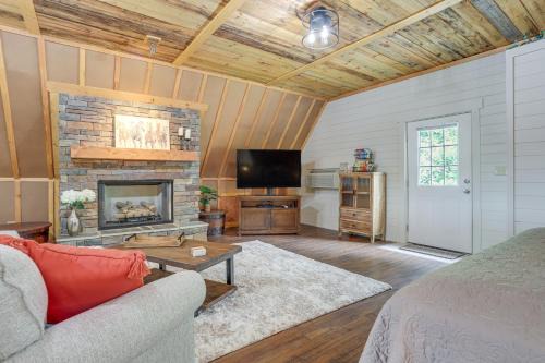 Lake Allatoona Area Studio with 2 Decks and Farm Views