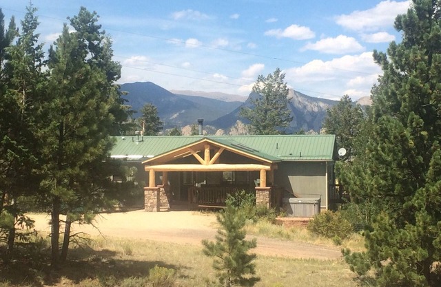 Vue sur le lac et la montagne, Privé, Emplacement idéal, Bain à remous, WIFI, Théâtre