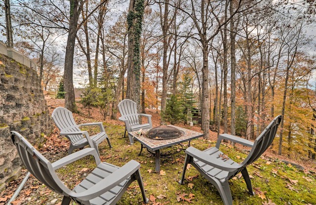 Lake Barkley Home with Fire Pit & Private Dock!