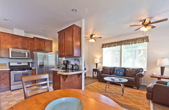 DELUXE LAKE CASITAS HOMES COURT OU LONG TERME / Mensuel
