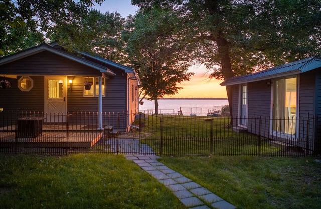Lake Champlain/Maquam Bay Cottage - Water Access!