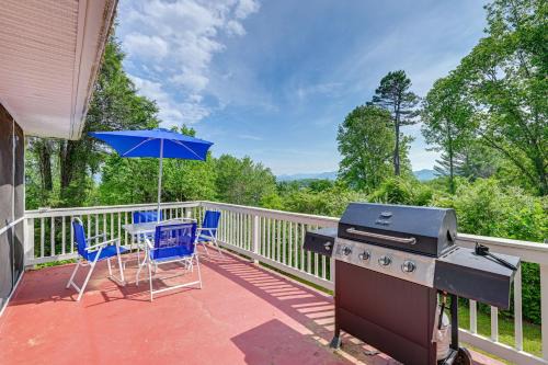 Lake Chatuge Cottage with Treetop Mountain Views!