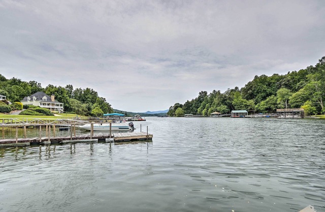 Lake Chatuge Retreat w/ Dock & Mtn Views!