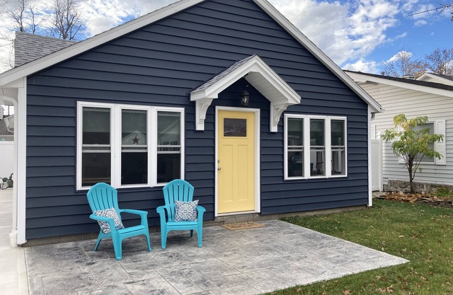 Lake Cottage with Private Community Beach