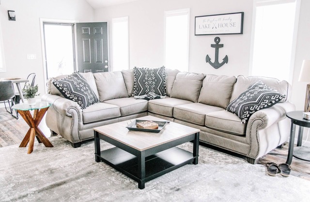 NOUVEAU! Lake House Hideaway # 2-Only 1 Mile above Jamestown Marina!