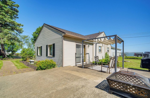 Lake Erie Escape: Family-Friendly Home w/ Patio
