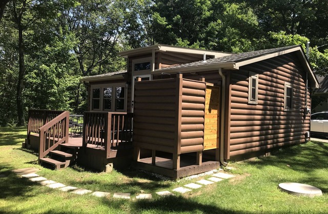 Chalet charmant, vue sur le lac et à quelques pas du lac erie