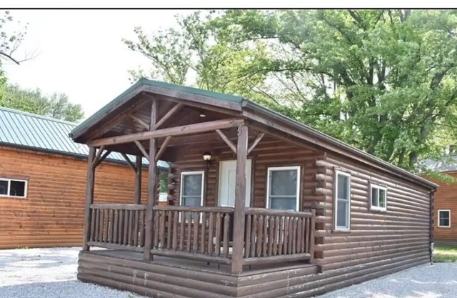 Lovely Little Lakeview Cabin
