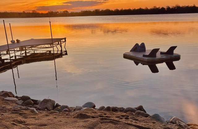 Private Lake House w/Sunrise Views & Game Room, Sleeps 14
