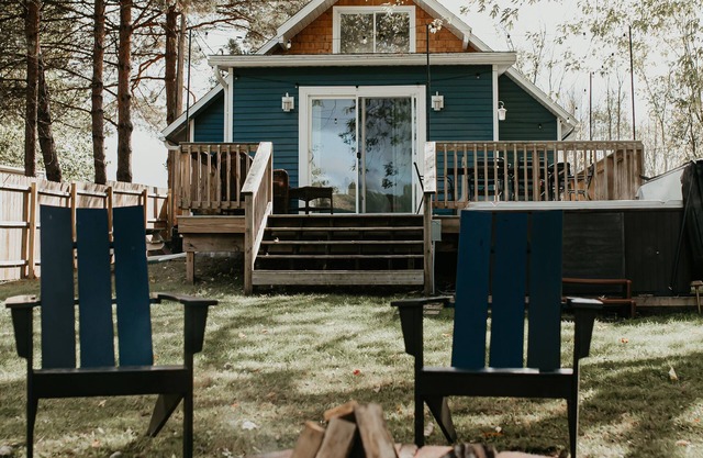 Lake Forest Cottage - Dog Friendly w/ Hot Tub, Firepit and Kayaks