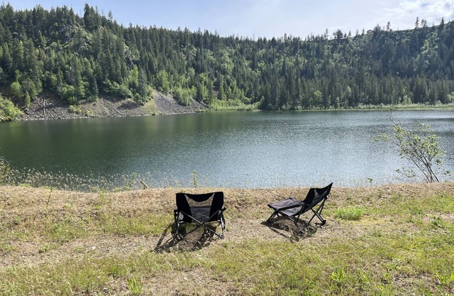 Lake front Cabin on beautiful private 60-acre property and 80-acre Lake.
