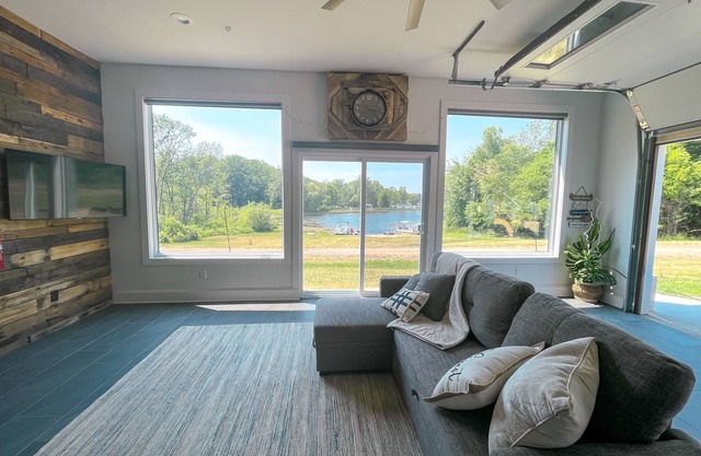 Lake Front Cottage