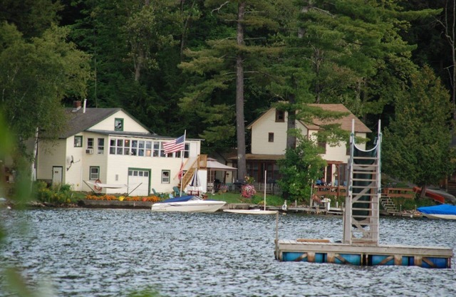 Lake Cottage avant avec une grande plage et la baignade. Après-midi de soleil, superbes couchers de soleil.