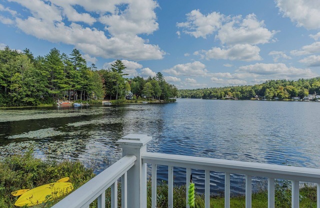 Lake Front Family Friendly Escape