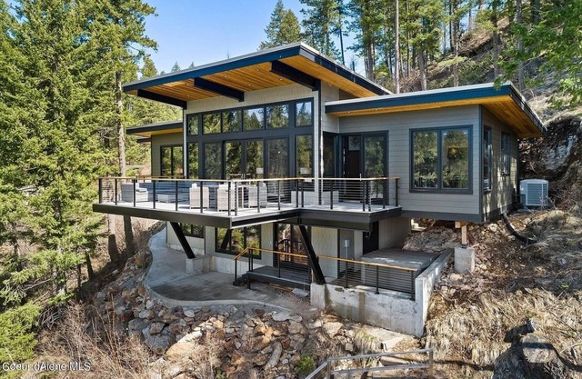 Free 2 Adult Silverwood tickets with 4 nght stay! Lake Front Home w/ Spectacular