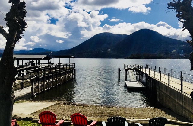 Lake Front Home, avec lancement de bateau privé, plage, animaux acceptés