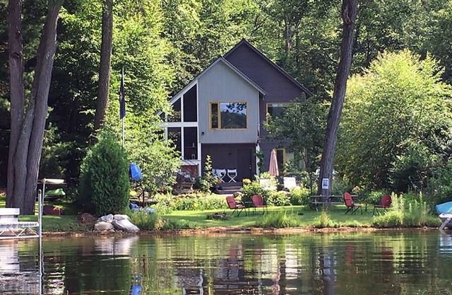 Lac front intérieur avec une vue imprenable