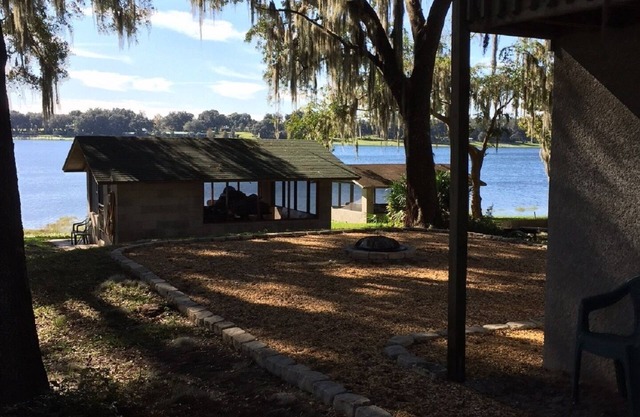 Lake Front House à Dade City, FL