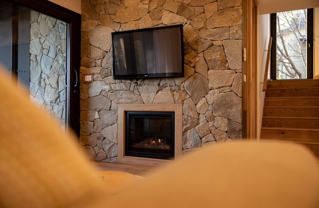 Lake Front Living New and Cosy